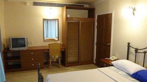 Cross Pratamnak Hotel 5*